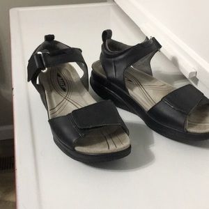 Ladies Sandals